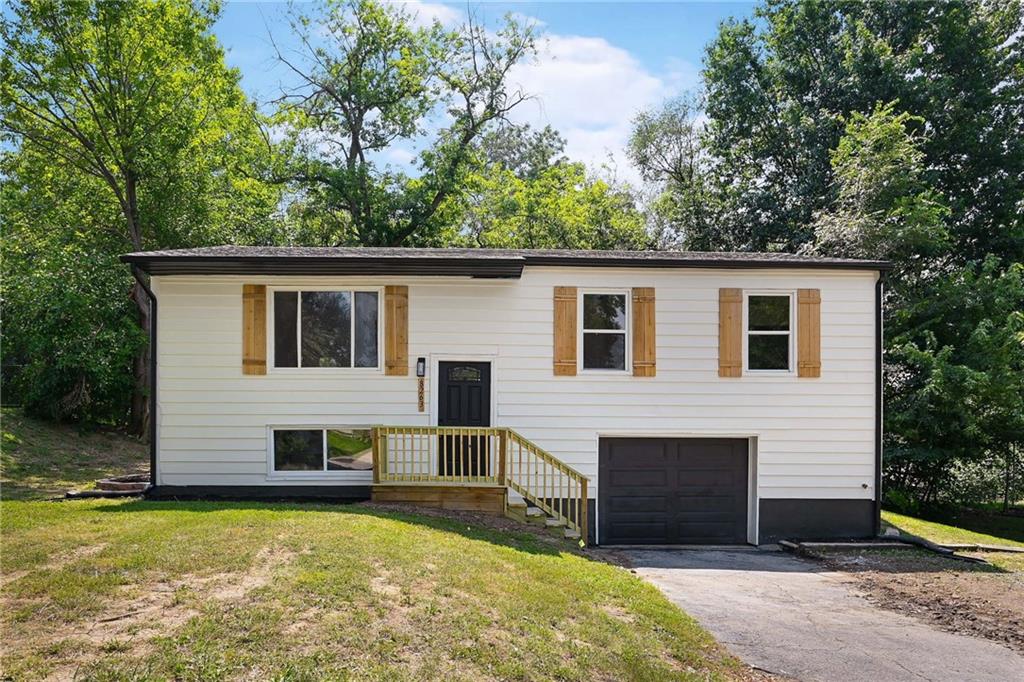 8263 Barnett Ave, Kansas City, KS 66112