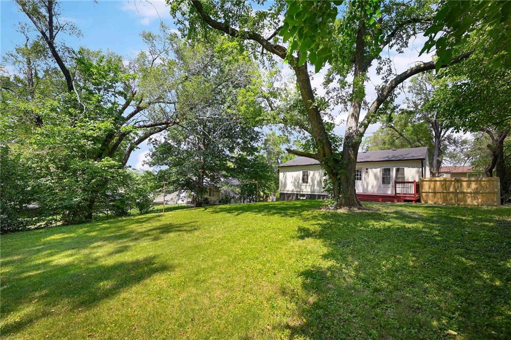 8263 Barnett Ave, Kansas City, KS 66112
