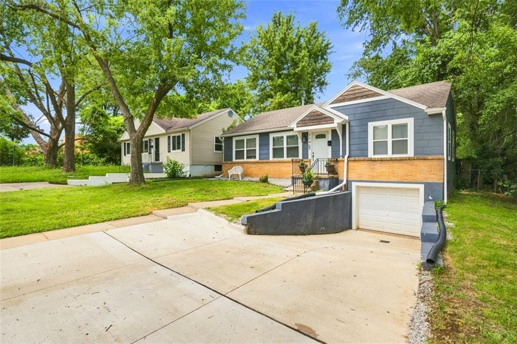 1146 E 67th St, Kansas City, MO 64131