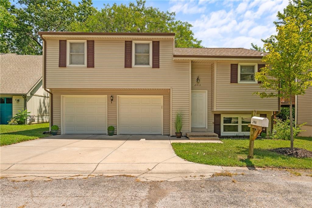 2416 Bryce Ct, Lawrence, KS 66047