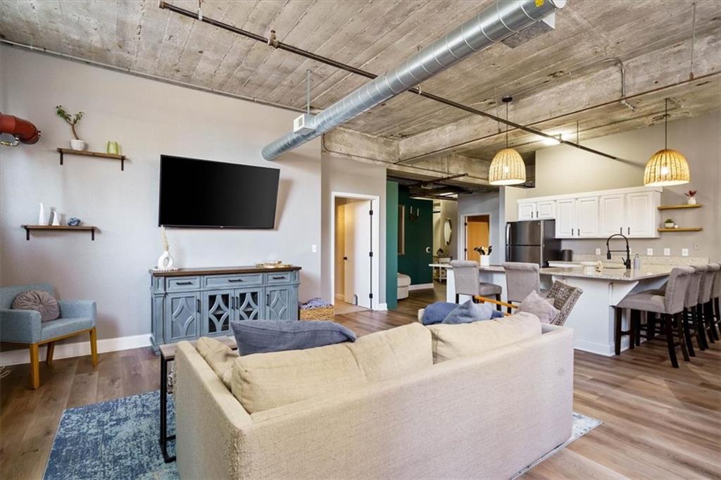 321 W 7th St #103, Kansas City, MO 64105