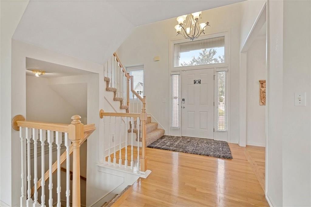 8618 W 127th Ter, Overland Park, KS 66213