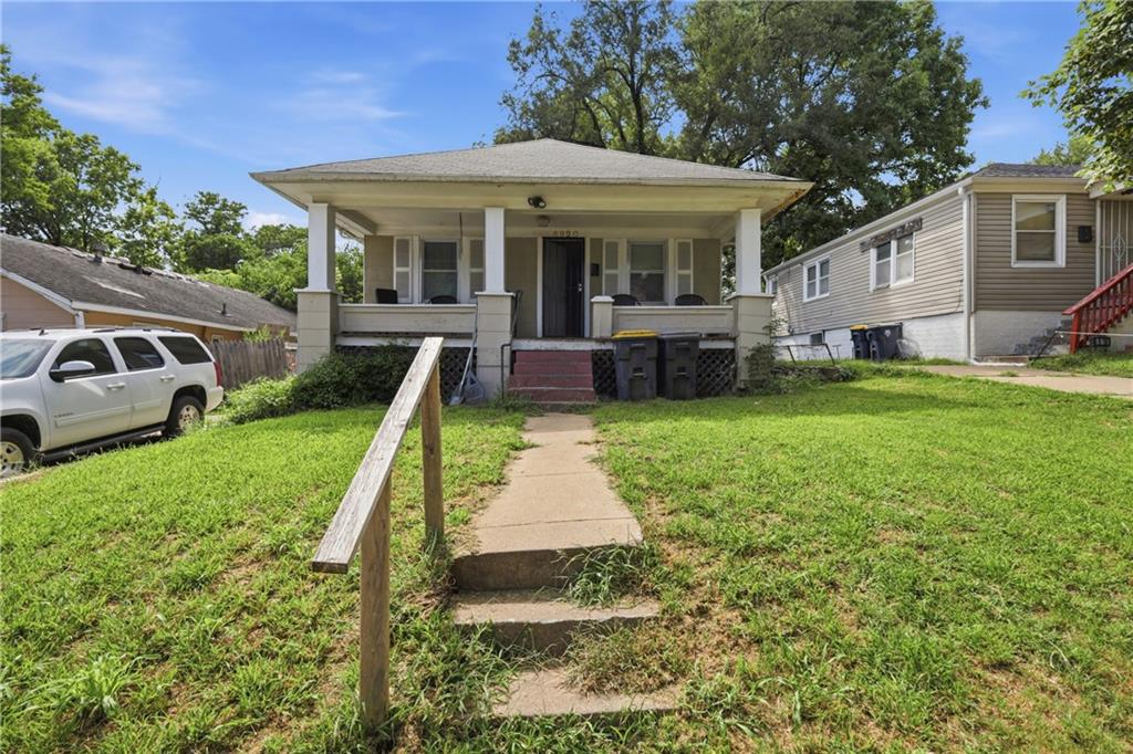 6920 S Benton Ave, Kansas City, MO 64132