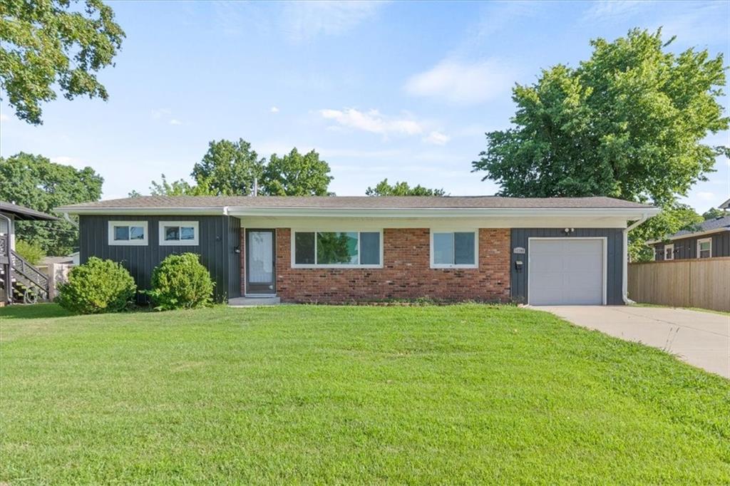 11108 W 70th Ter, Shawnee, KS 66203