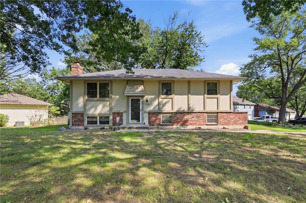 110 SE Rockwood St, Blue Springs, MO 64014