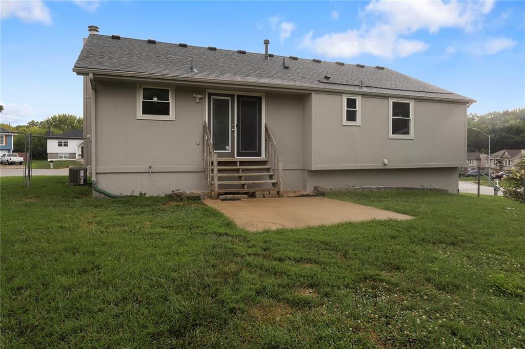 1504 S Pollard Ave, Independence, MO 64055