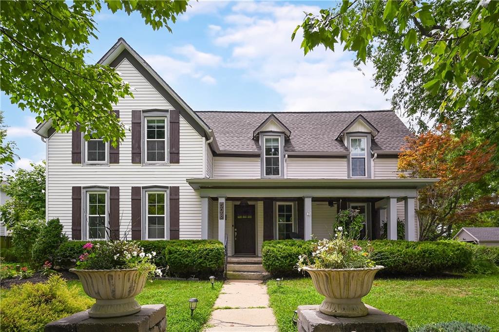 508 SE Green St, Lee's Summit, MO 64063