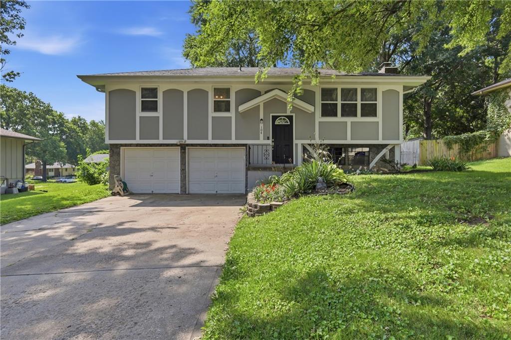 104 SW Gladstone Dr, Blue Springs, MO 64014