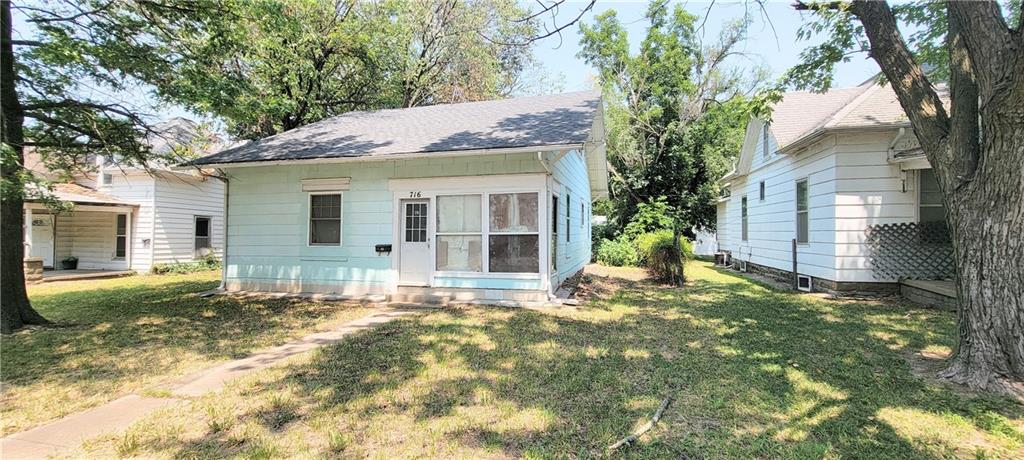 716 E Lincoln St, Iola, KS 66749