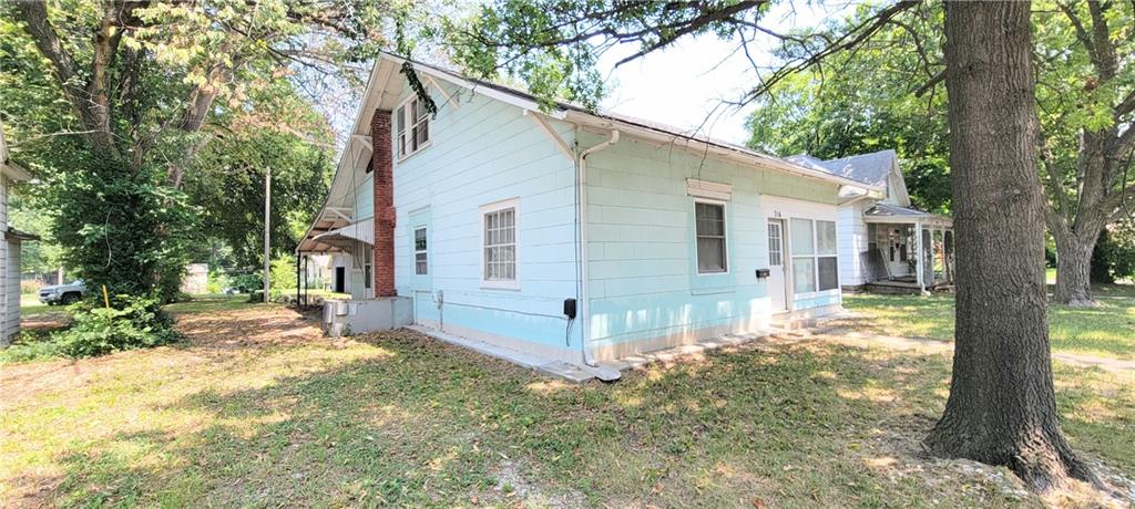 716 E Lincoln St, Iola, KS 66749