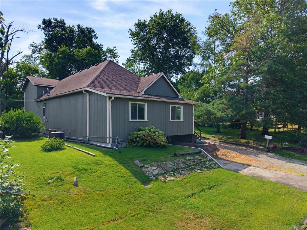 206 Ridgeway St, Trenton, MO 64683