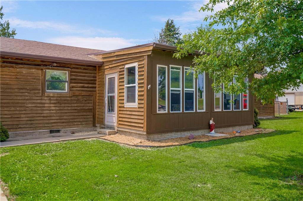 12086 Mike Rd, Lexington, MO 64067