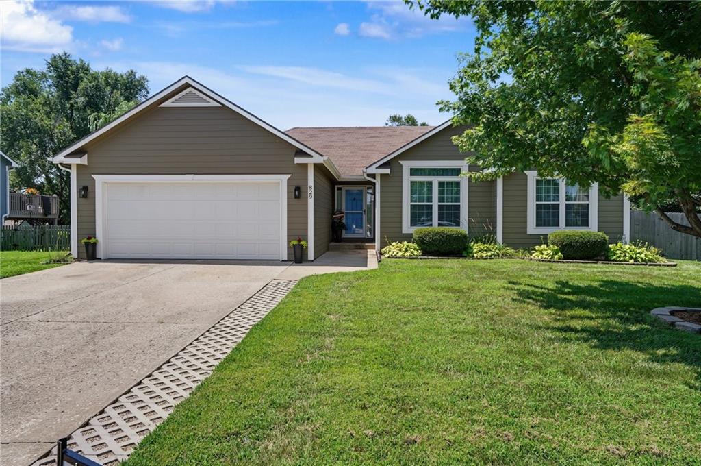 829 E 12th St, Eudora, KS 66025