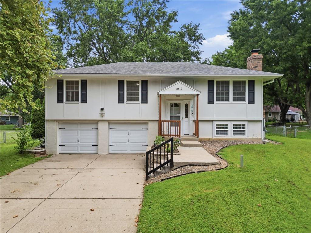 2812 SW 3rd St Ter, Blue Springs, MO 64014