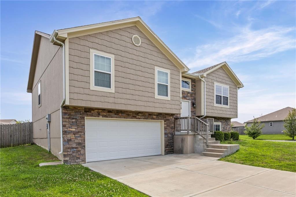 31815 W 171st St, Gardner, KS 66030
