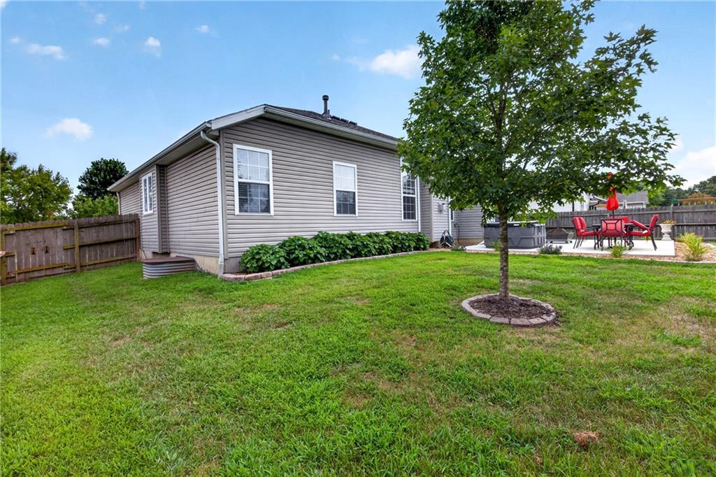 1107 Mill Rd, Pittsburg, KS 66762