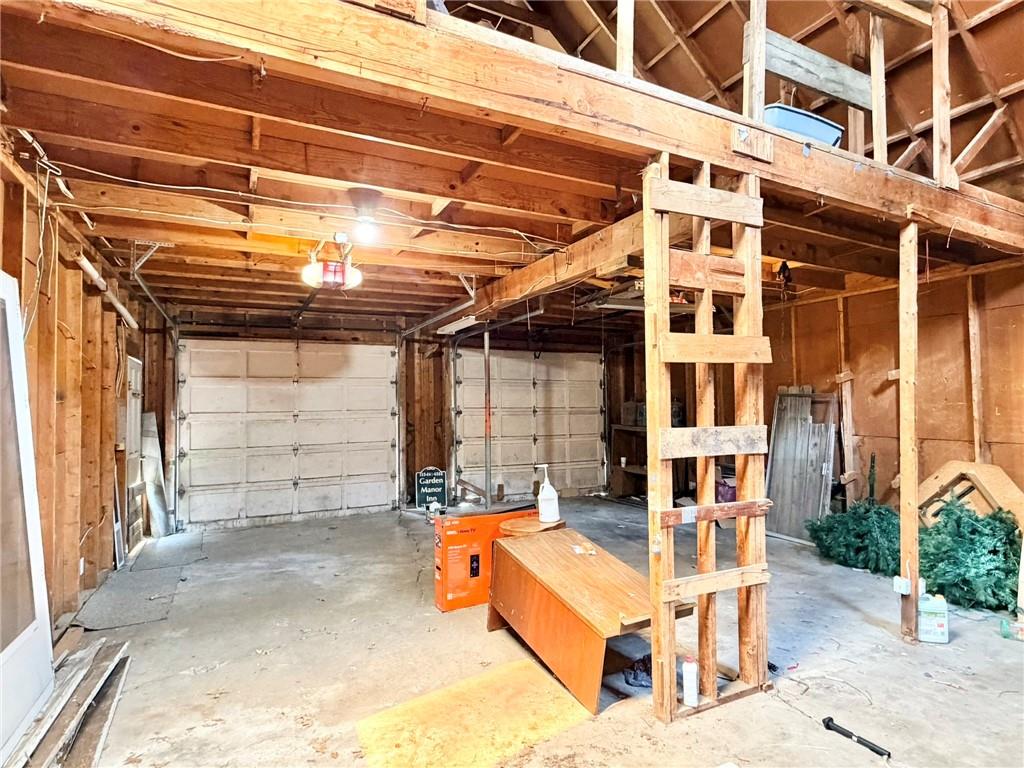 731 W 12th St, Trenton, MO 64683