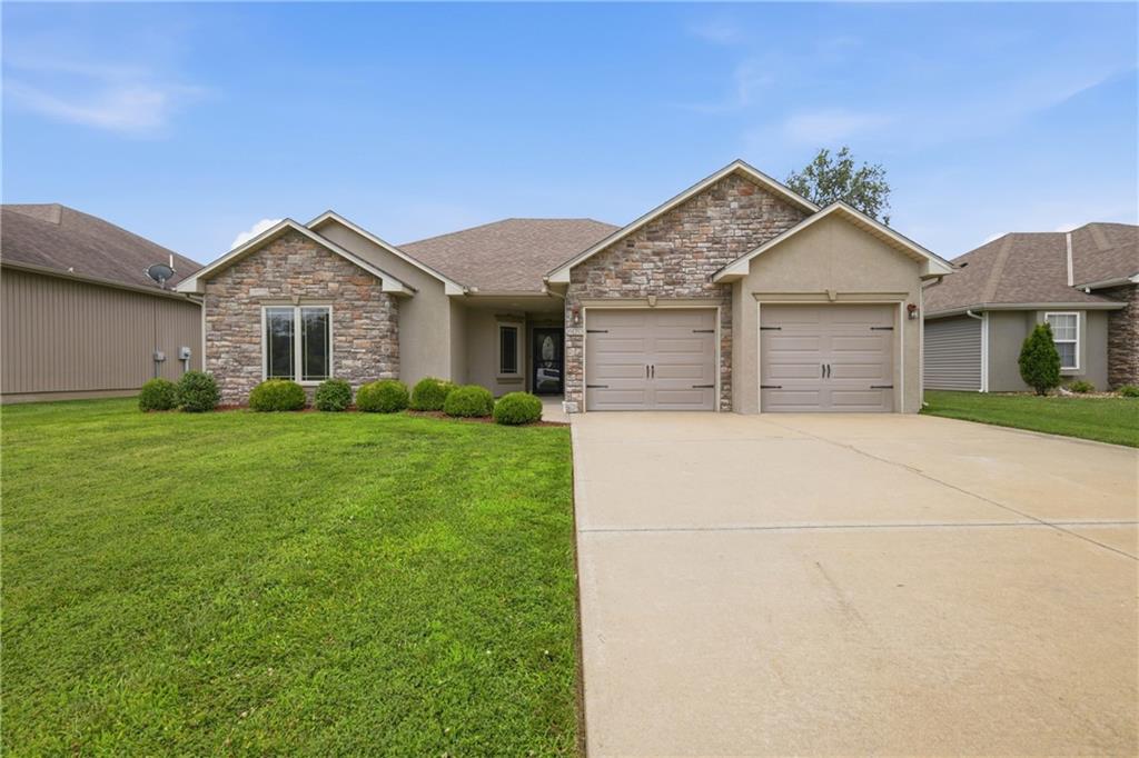 620 Oakmont Dr, Warrensburg, MO 64093