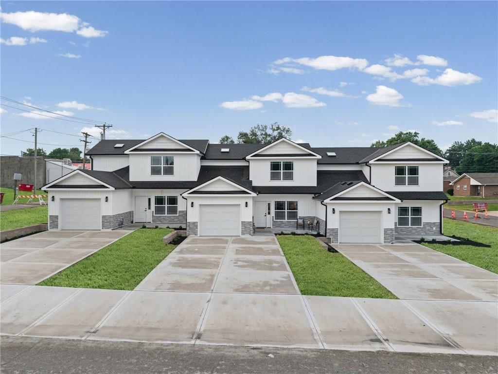 115 E 3rd St, Lawson, MO 64062