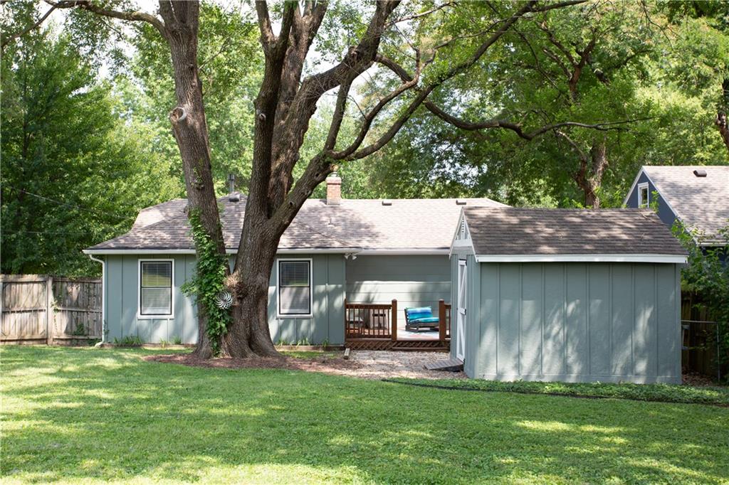 5700 Reeds Rd, Mission, KS 66202