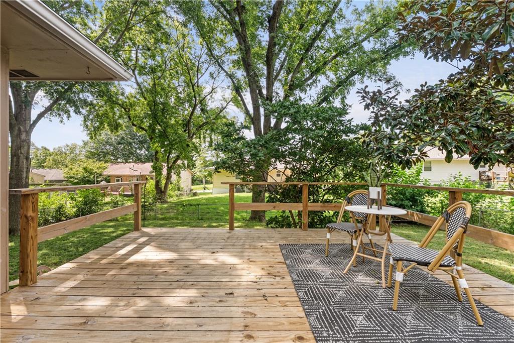 504 SW Killarney Ln, Blue Springs, MO 64014