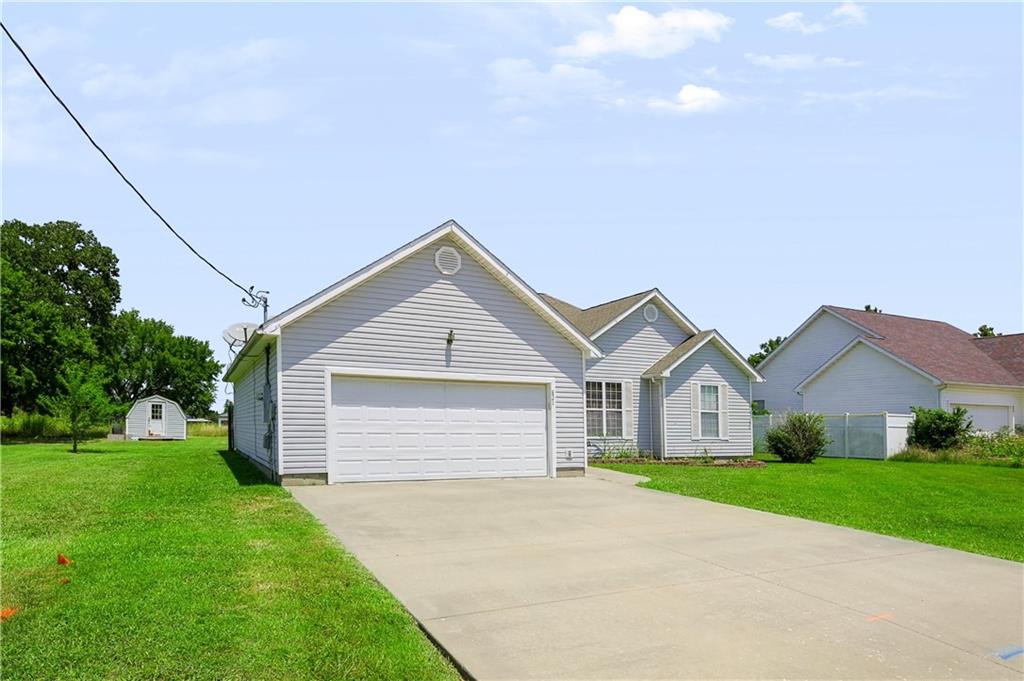 821 E 19th St, Galena, KS 66739