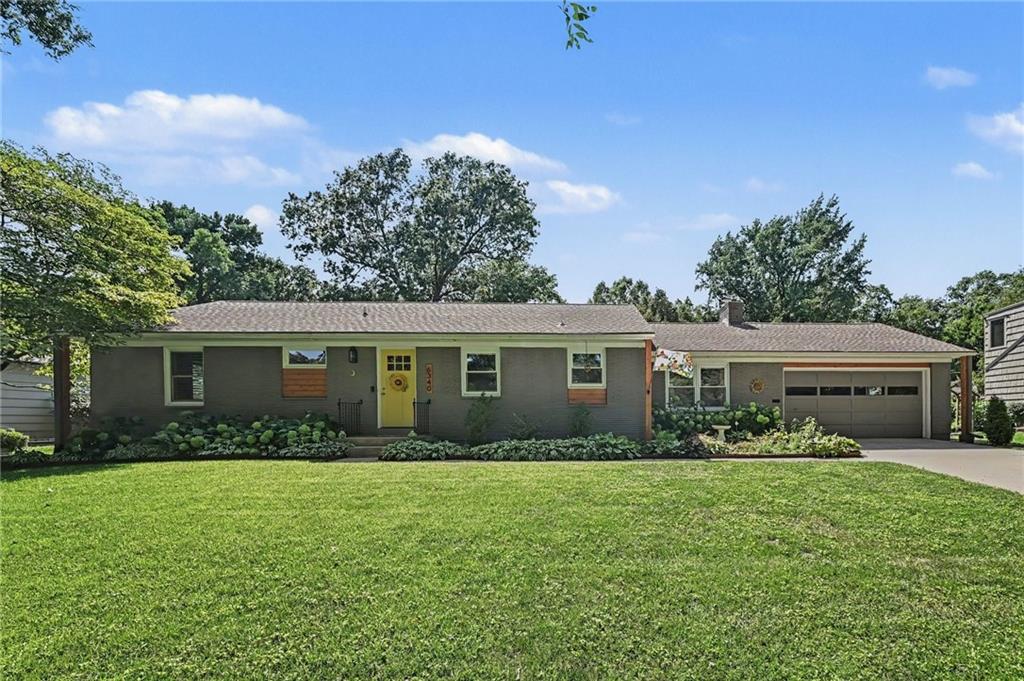 6340 Reeds Dr, Mission, KS 66202