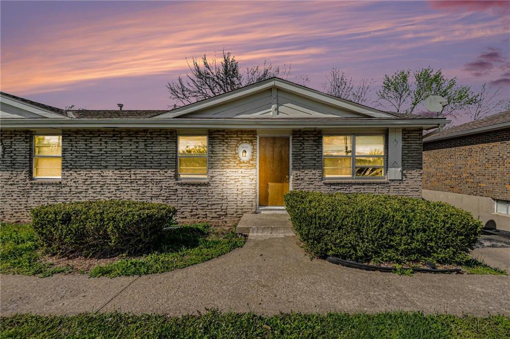 3522 NE 72nd St, Gladstone, MO 64119