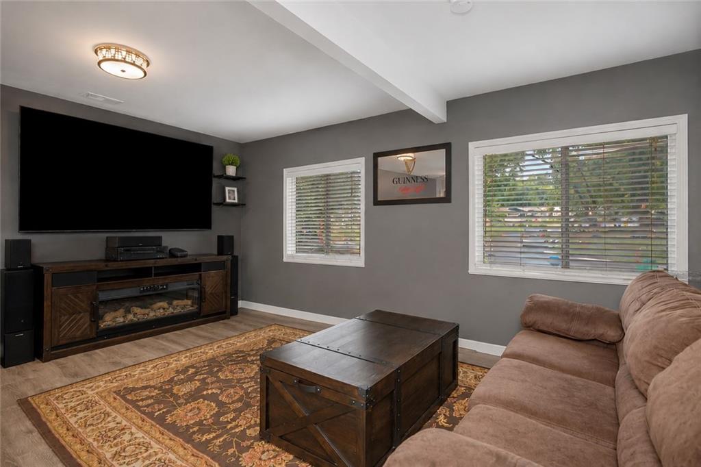 2720 S 52nd St, Kansas City, KS 66106