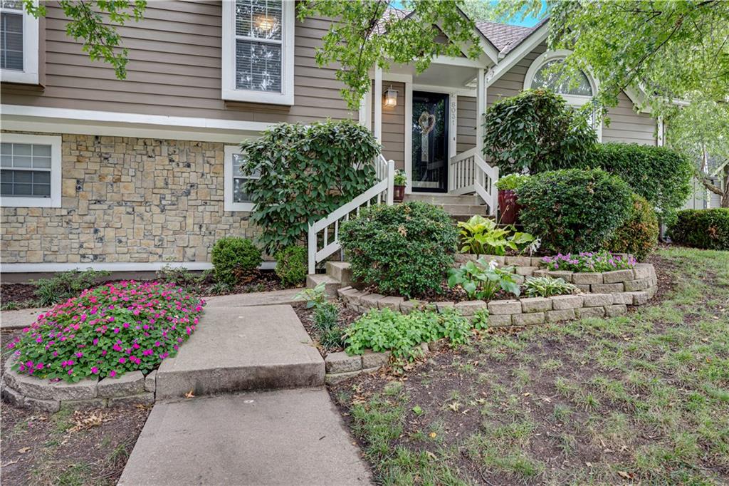 8031 W 149th Ter, Overland Park, KS 66223