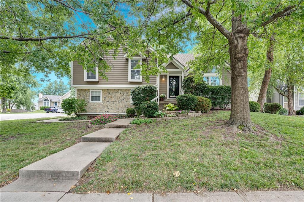 8031 W 149th Ter, Overland Park, KS 66223