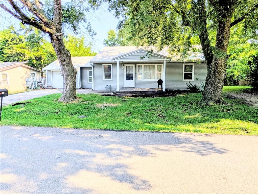 210 W 19th St, Holden, MO 64040