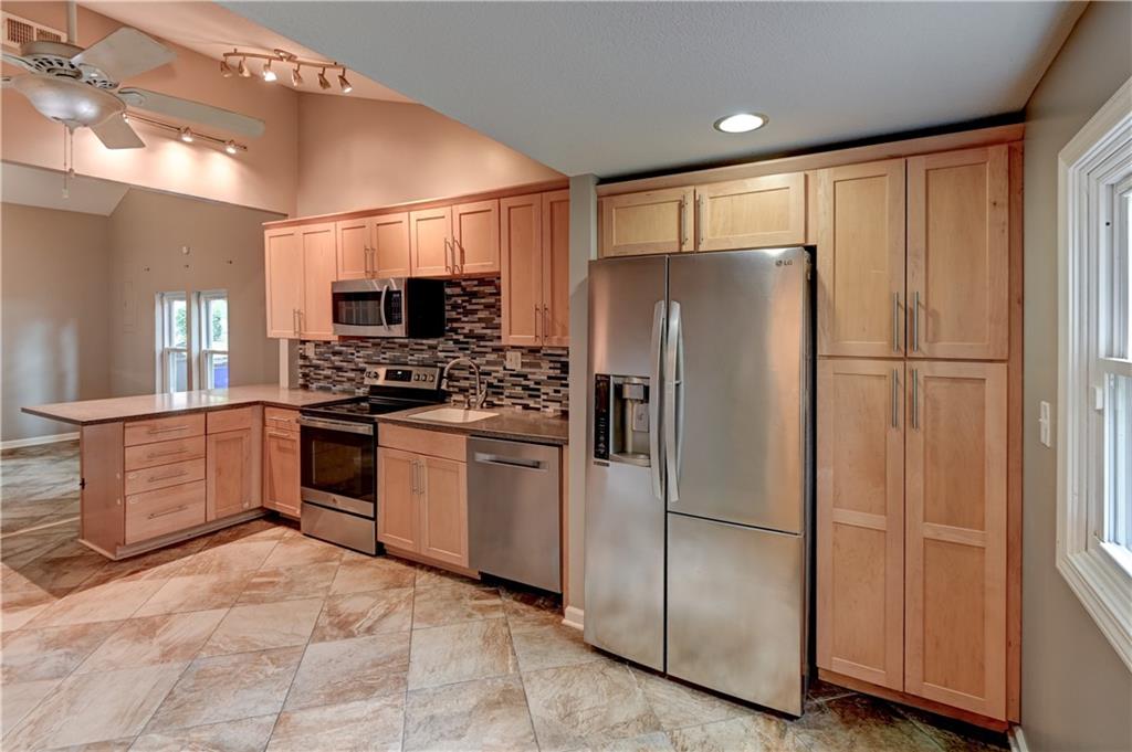 445 S Chestnut St, Olathe, KS 66061