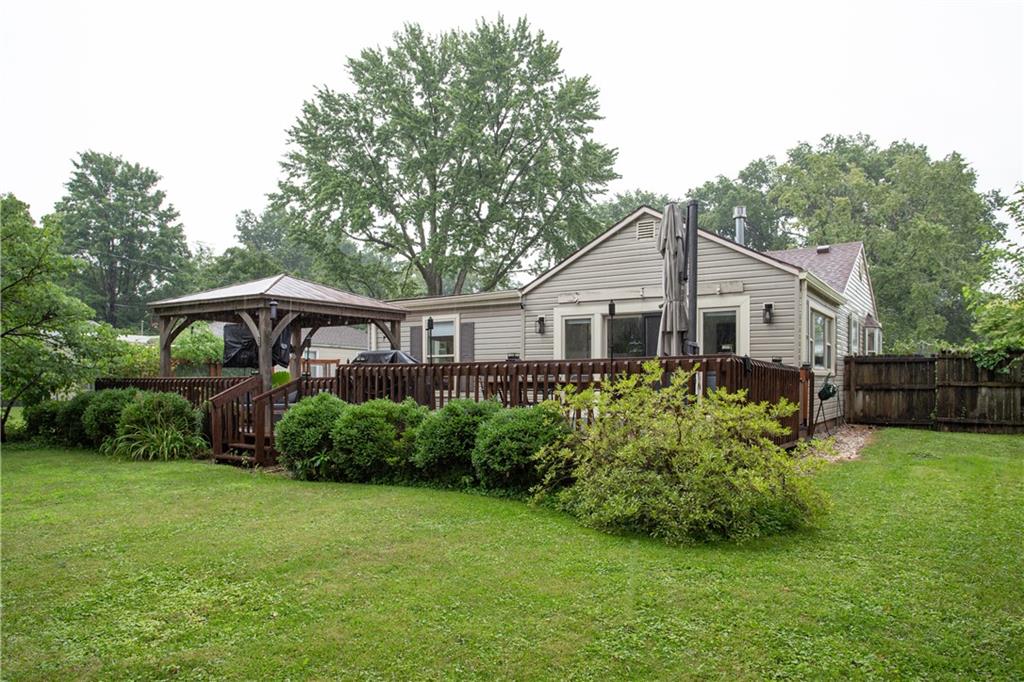 7524 Foster St, Overland Park, KS 66204