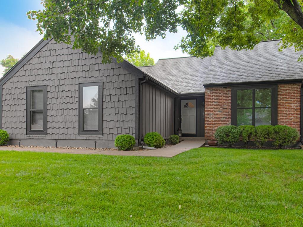 3919 NE Sequoia St, Lee's Summit, MO 64064