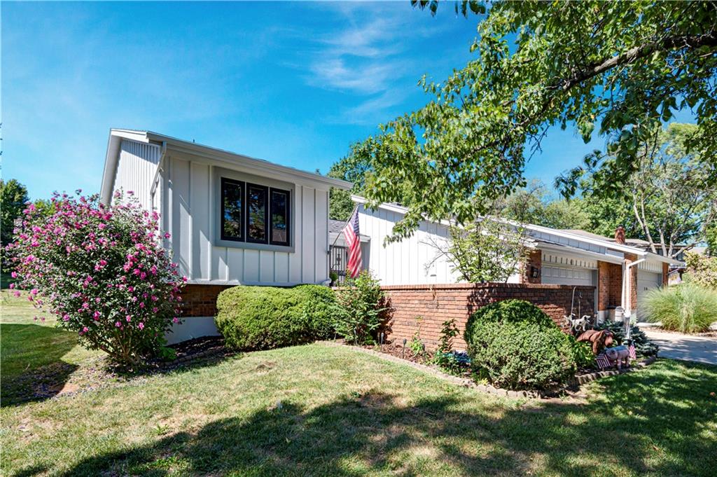 48 Woodbridge Ln, Kansas City, MO 64145