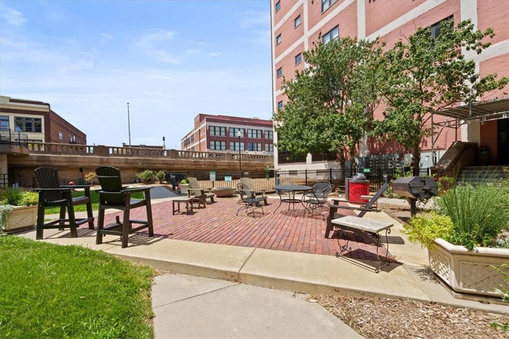 2107 Grand Blvd #909, Kansas City, MO 64108
