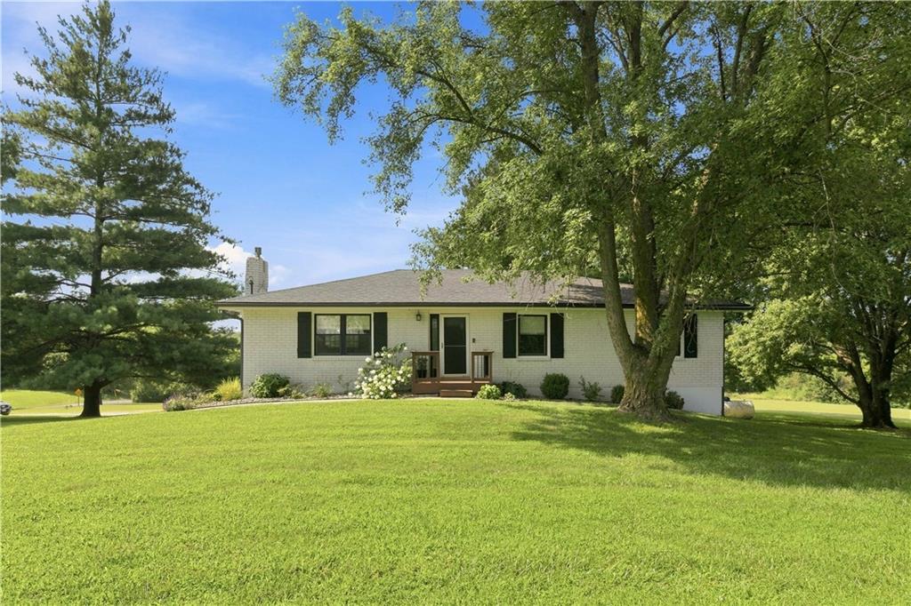 18043 150th St, Basehor, KS 66007