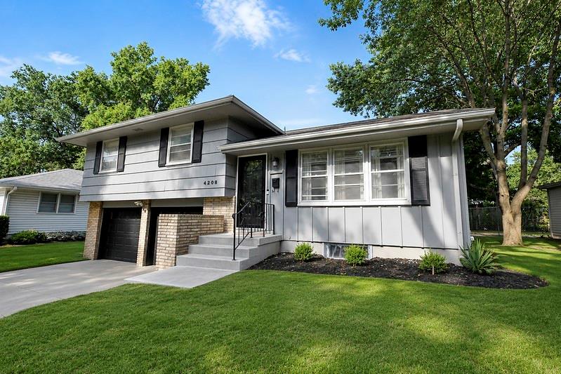4208 S Osage St, Independence, MO 64055