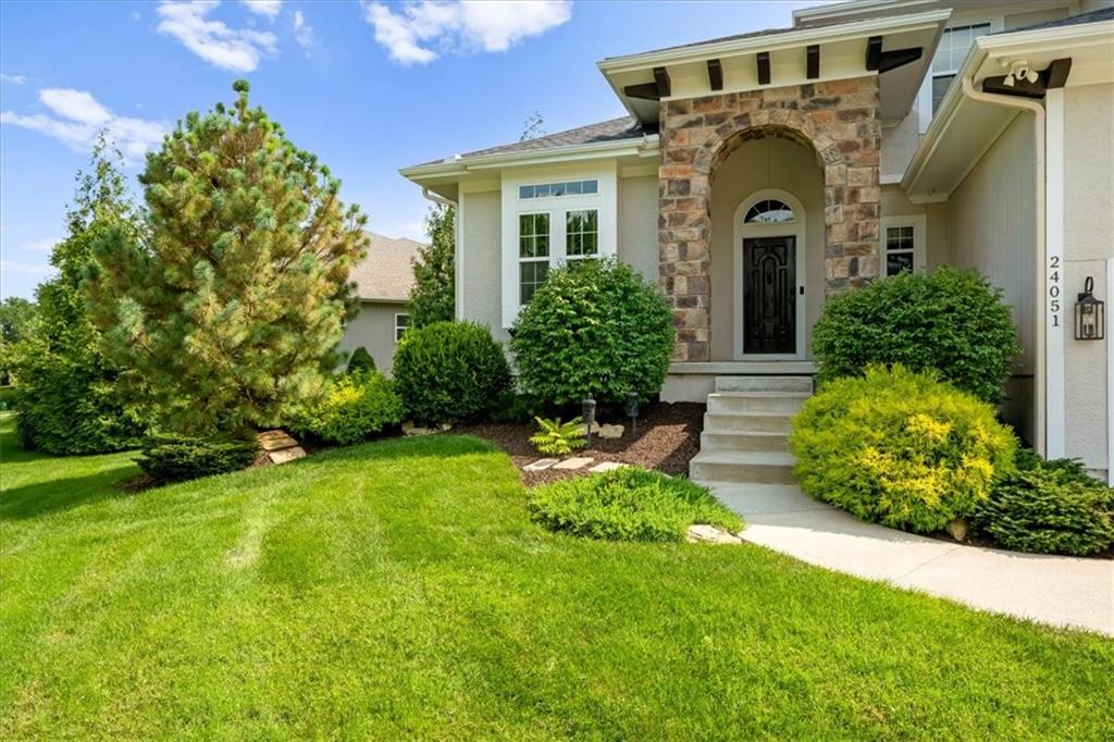 24051 W 121st St, Olathe, KS 66061