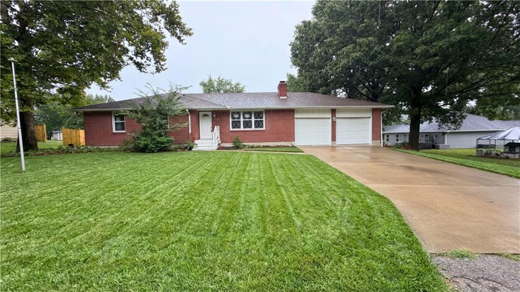 433 E Elm St, Drexel, MO 64742