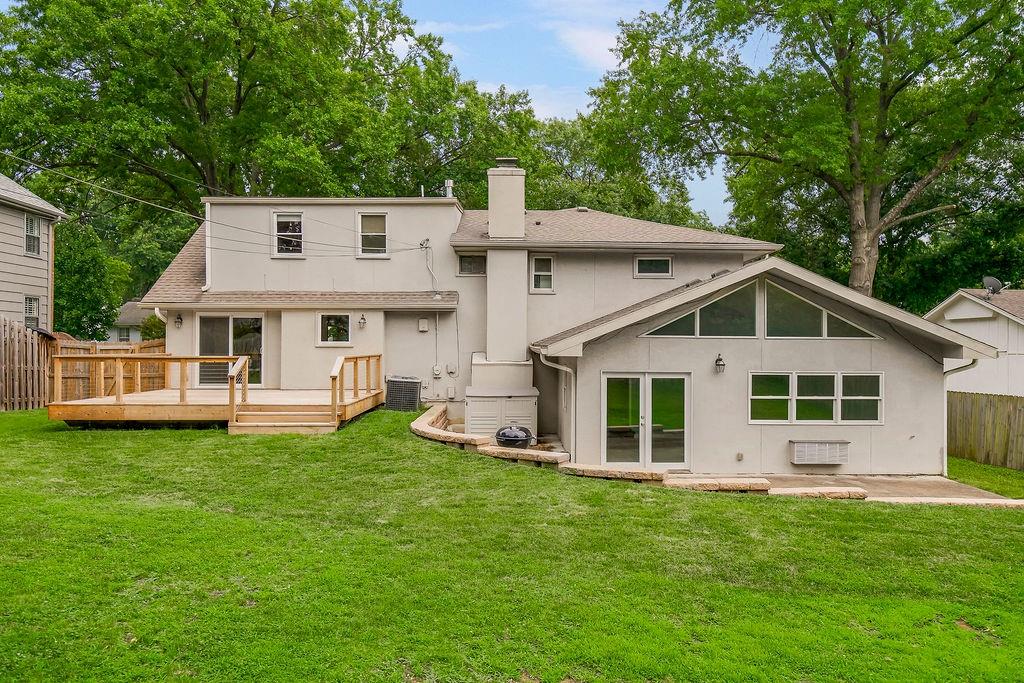 9924 Briar Dr, Overland Park, KS 66207