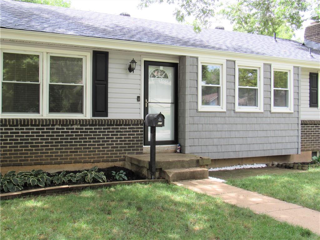 605 E Johnston St, Olathe, KS 66061