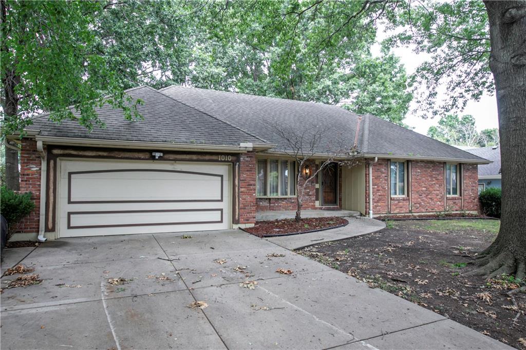 1010 SE 4th Ter, Lee's Summit, MO 64063