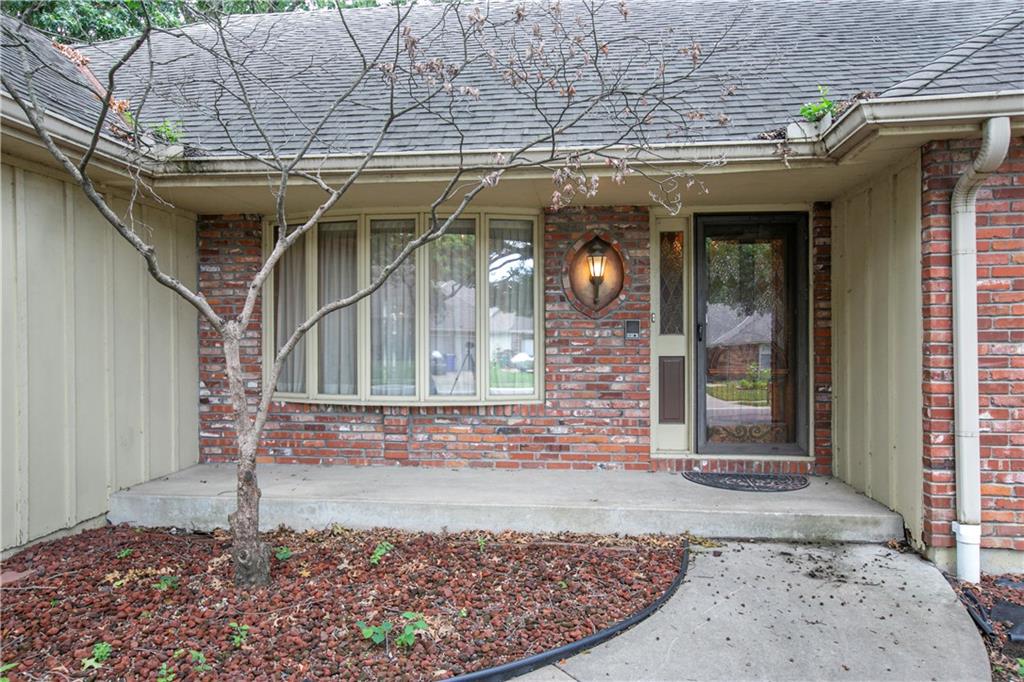 1010 SE 4th Ter, Lee's Summit, MO 64063