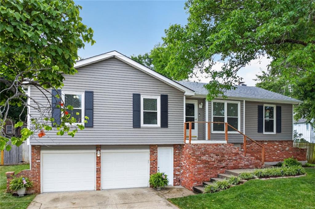 6033 Alden St, Shawnee, KS 66216