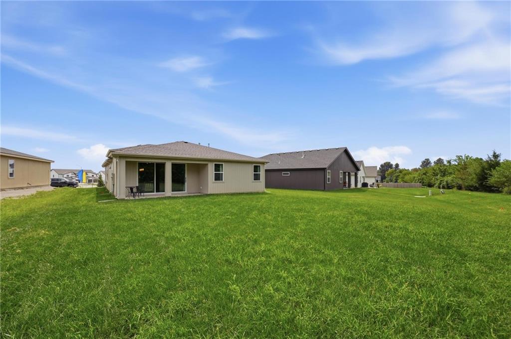 1834 Woodward Cir, Raymore, MO 64083