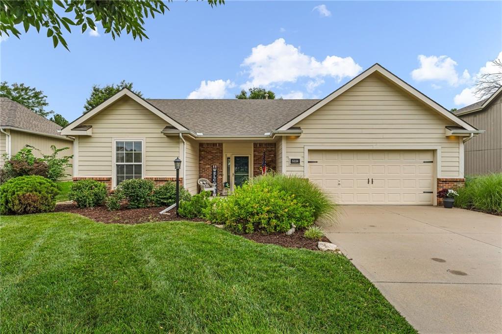 5228 Campbell Pl, Lawrence, KS 66049