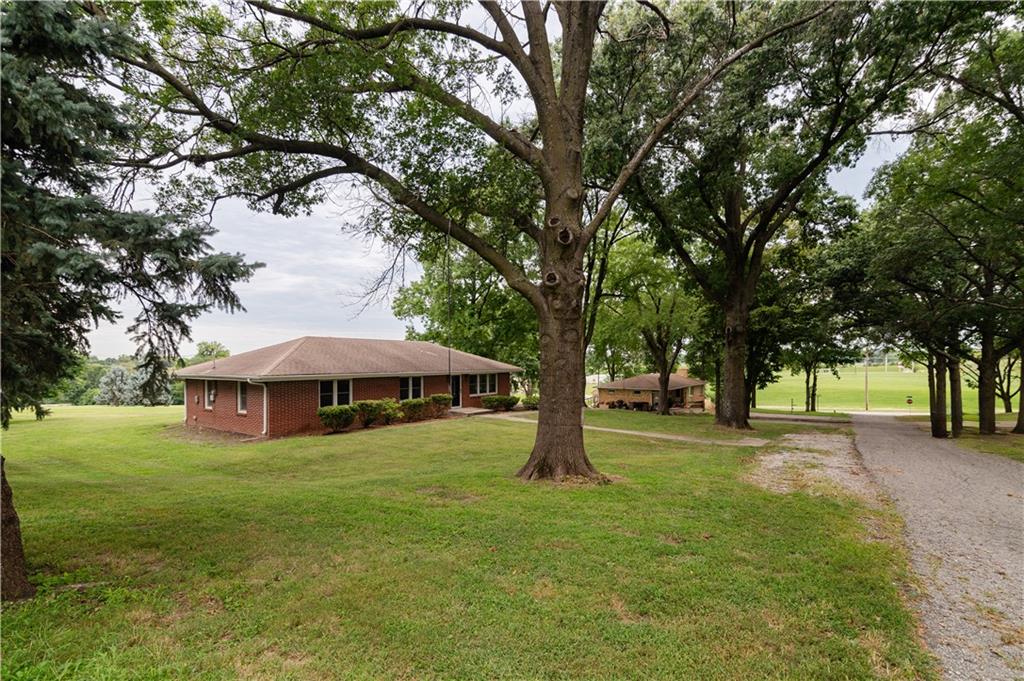 4 Neumann Dr, Atchison, KS 66002