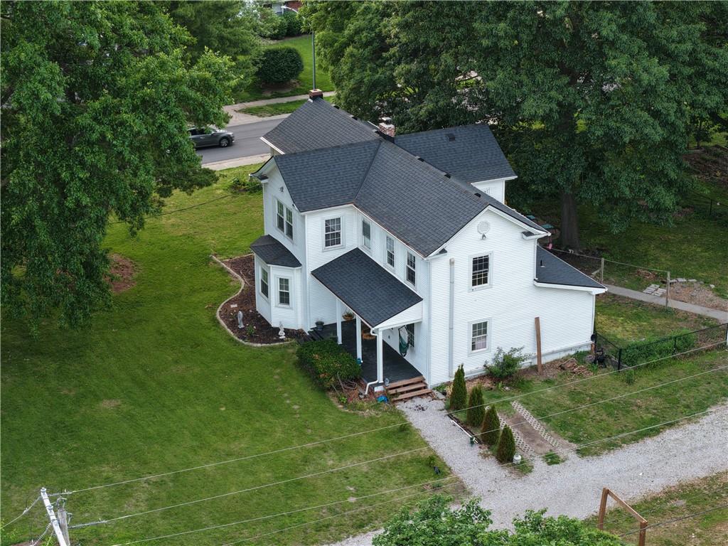 1900 NE 65th St, Gladstone, MO 64118
